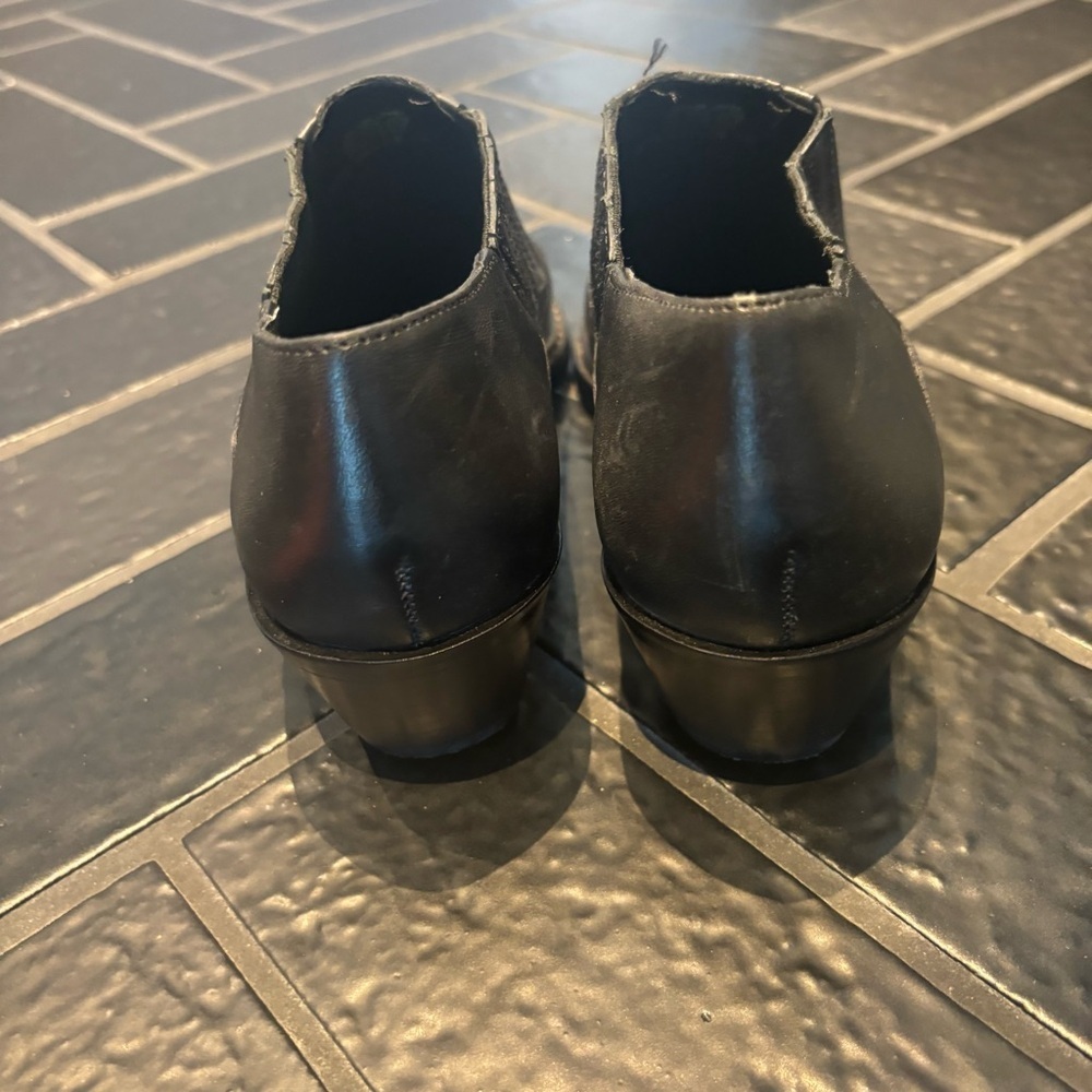 Gianni Bini Black Leather Western Booties - Size 7M - Picture 4 of 6